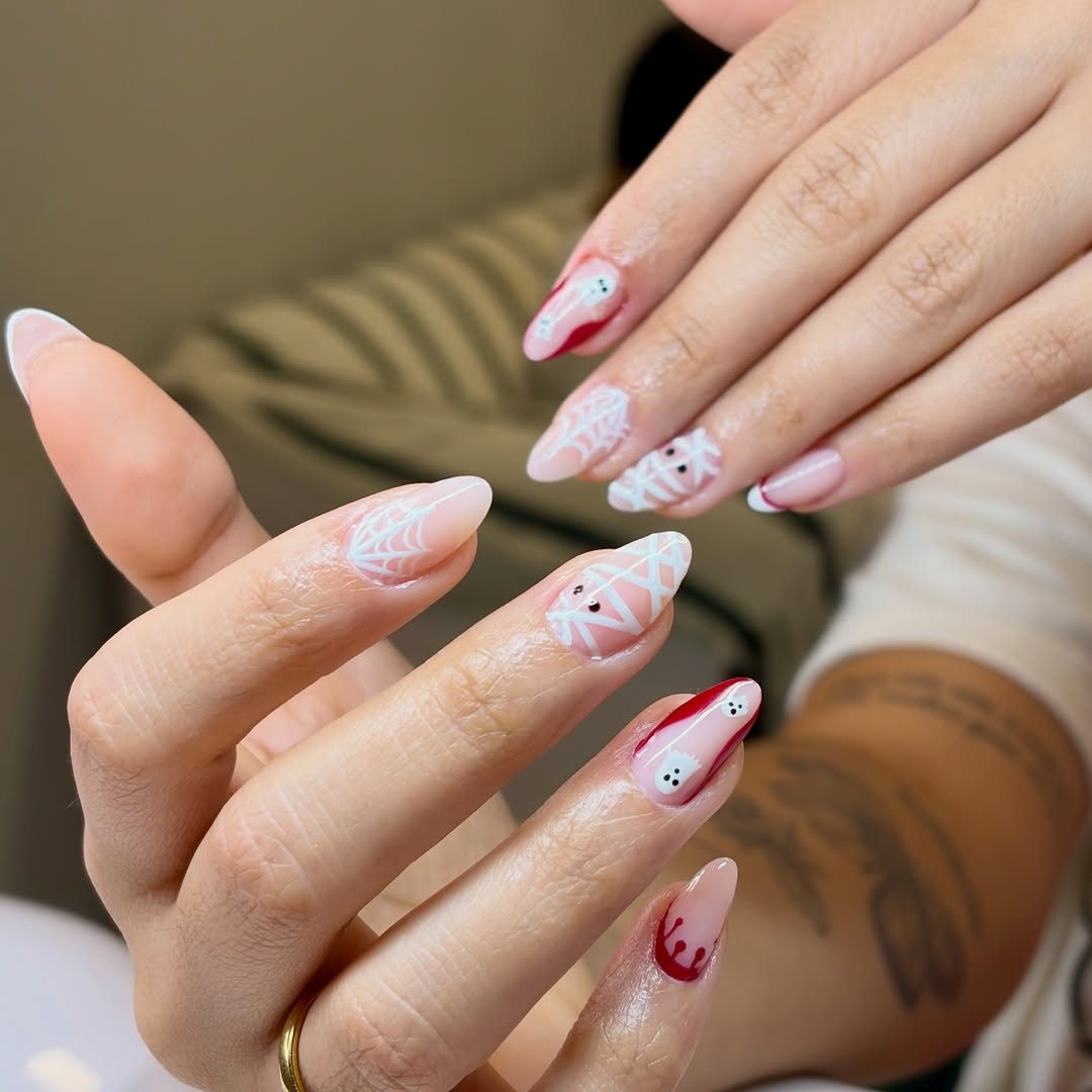 Nail art temática delicada de Halloween